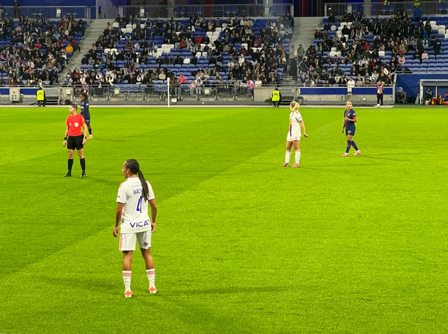 試合中のセルマ・バシャ