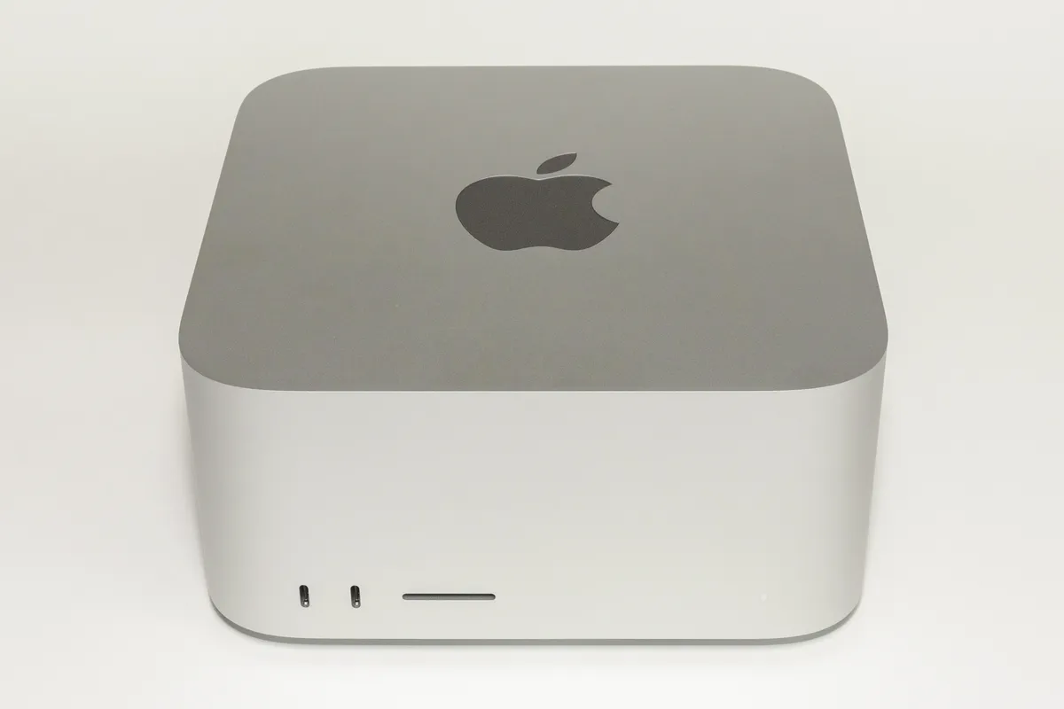 Mac Studioの外観を示すイメージ写真