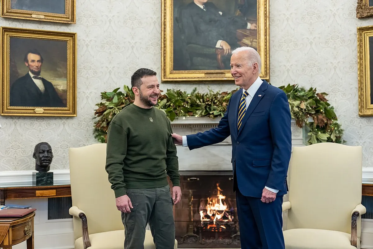 2022年12月にホワイトハウスで会ったゼレンスキー大統領と当時のバイデン米大統領